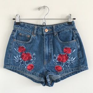 H&M Shorts - H&M x Coachella High-Rise Embroidered Shorts 4 H&M Shorts - H&M x Coachella High-Rise Embroidered Shorts 4